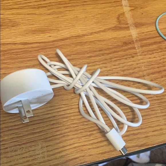 Google Home Mini - Picture 3 of 4